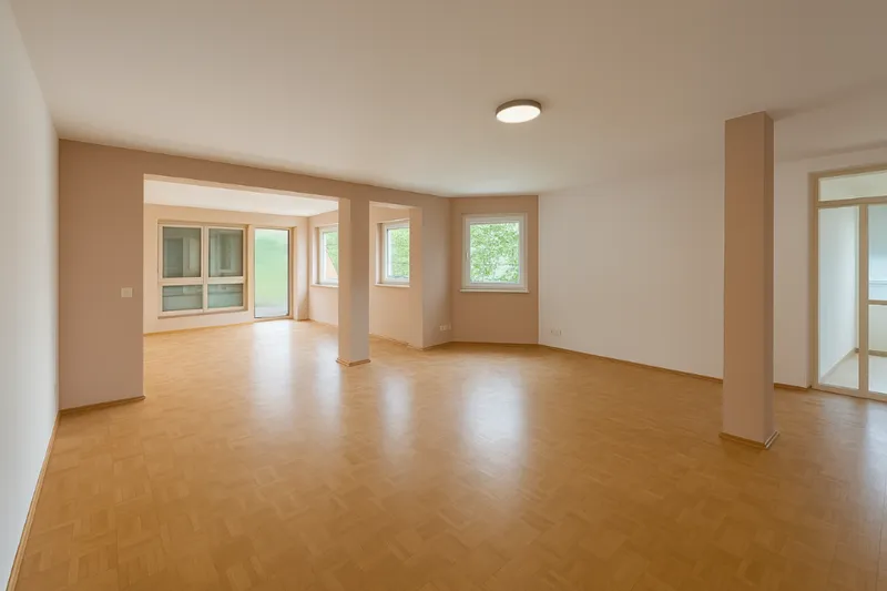 Exklusives Wohnen am Wasser: Stilvolle 4-Zimmer-Wohnung mit Terrasse & 179m² Nutzfläche in Bestlage — photo 1